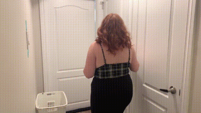 Whale Tail Buttcrack While Doing Laundry