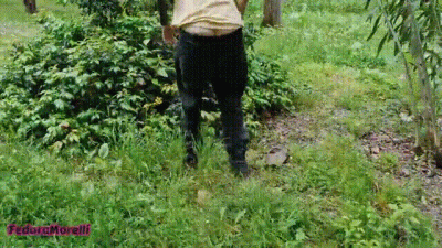 Buttcrack Gardening - Nature's Little Tease