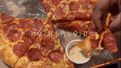 Giantess Tiny Pizza Topping Tiny Voyeur Gts Vore