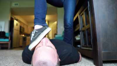 Reeky Sneaker Feet!! (Vans, Socks, Sweaty Feet)