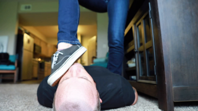 Reeky Sneaker Feet!! (Vans, Socks, Sweaty Feet)