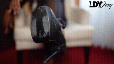 Suck My Heels And Listen To My Countdown Loser