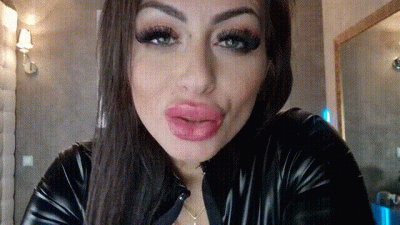 Mesmerising You With My Beauty! Deep Cleavage To Die For And My Seduction Will Take Your Breath Away