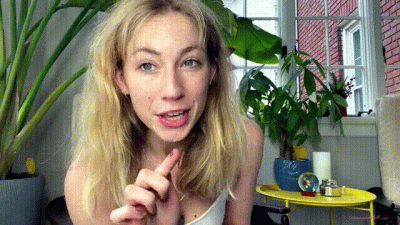 Stella Teases Autumn With Her Armpits