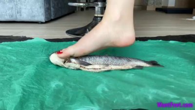 Want Feet - Barefoot Fish Crushing - iWantClips