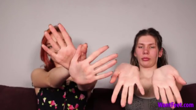 Beautiful Girls Hand Show