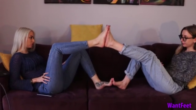Jasmine & Viky Foot Comparison HD