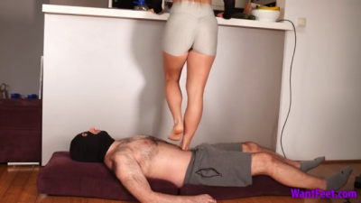 Petite Woman Hard Trampling