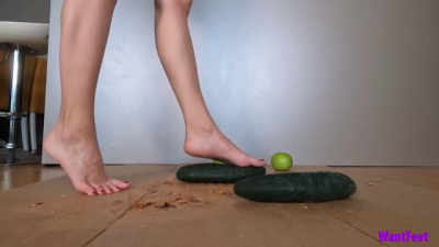 Cucumber Smashing 4K