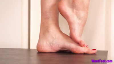 Anika High Arched Feet