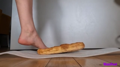 Loaf Of Bread Squeezing 4K