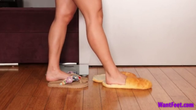 Comfortable Bread Slippers