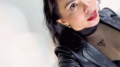 Facesitting And Smothered By Leather Queen