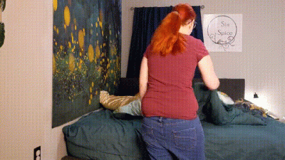 Redhead Step-Aunt Buttcrack Exposed Making Your Bed