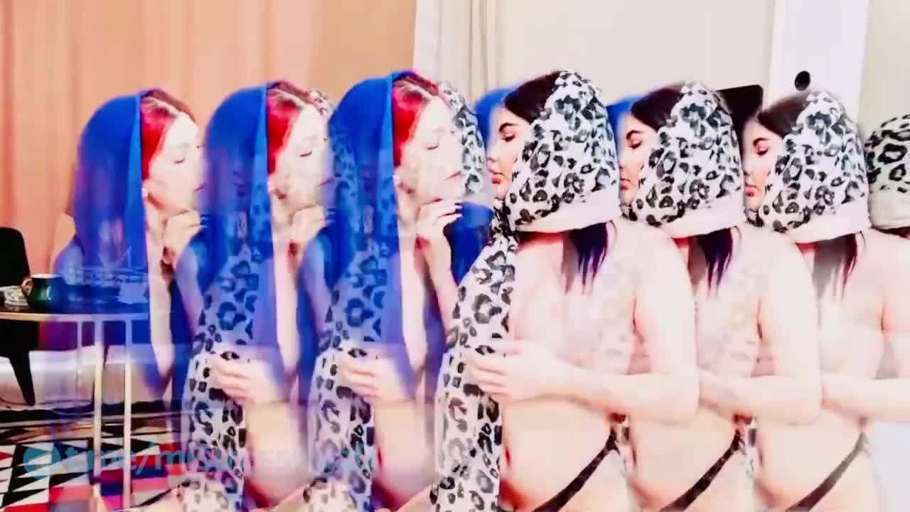 Mistressrola offers a tantalizing new year tease