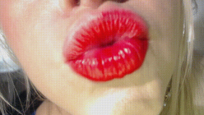 Red Lip Pucker