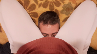 Facesitting In Leggings! Extreme Close-Ups! (4K Resolution) High Definition!