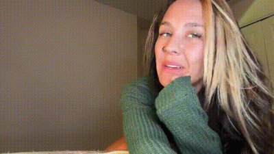 Finger Fucking For Tyler MILF