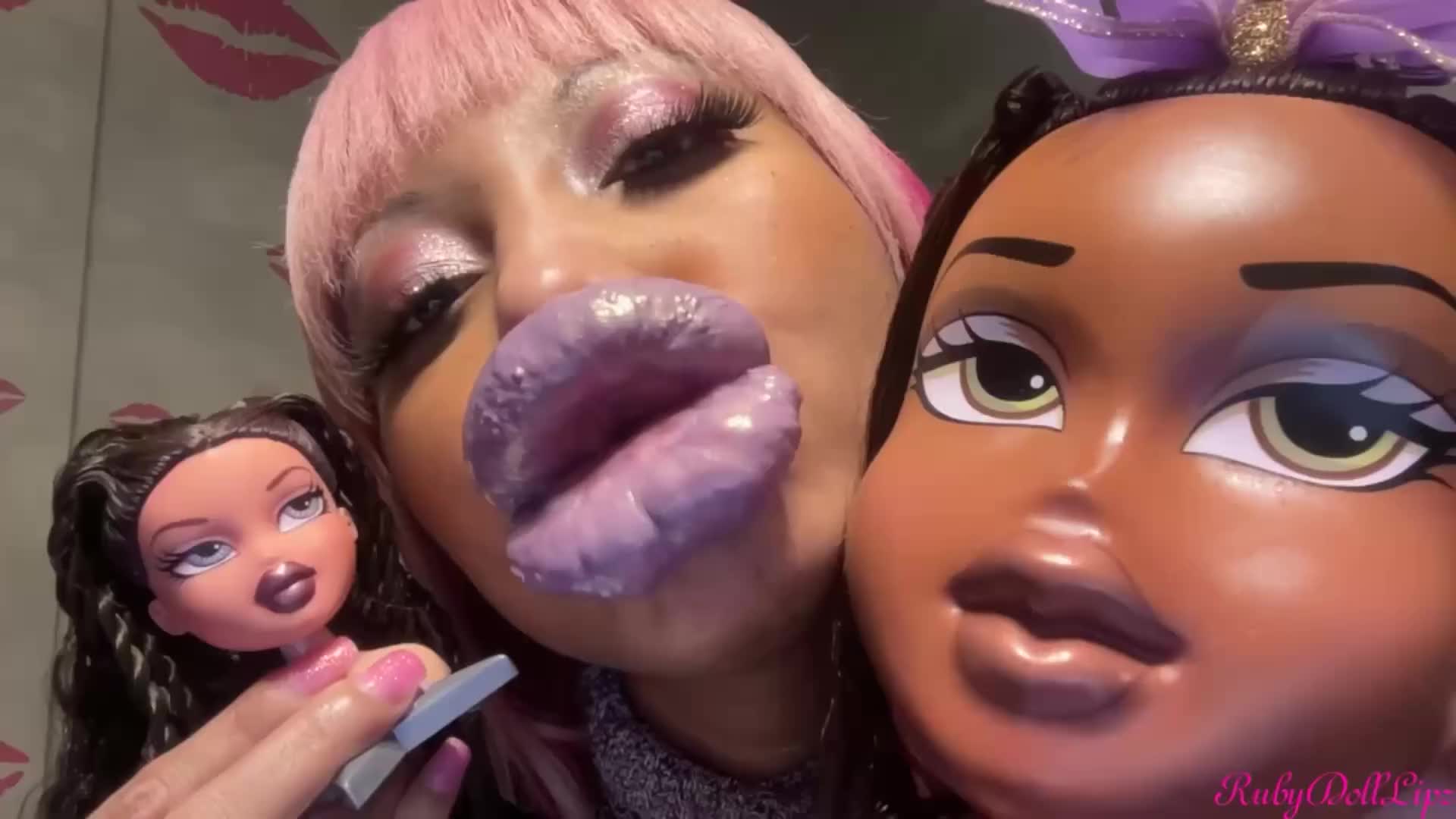 Larger Lips+Doll Head Kisses #44