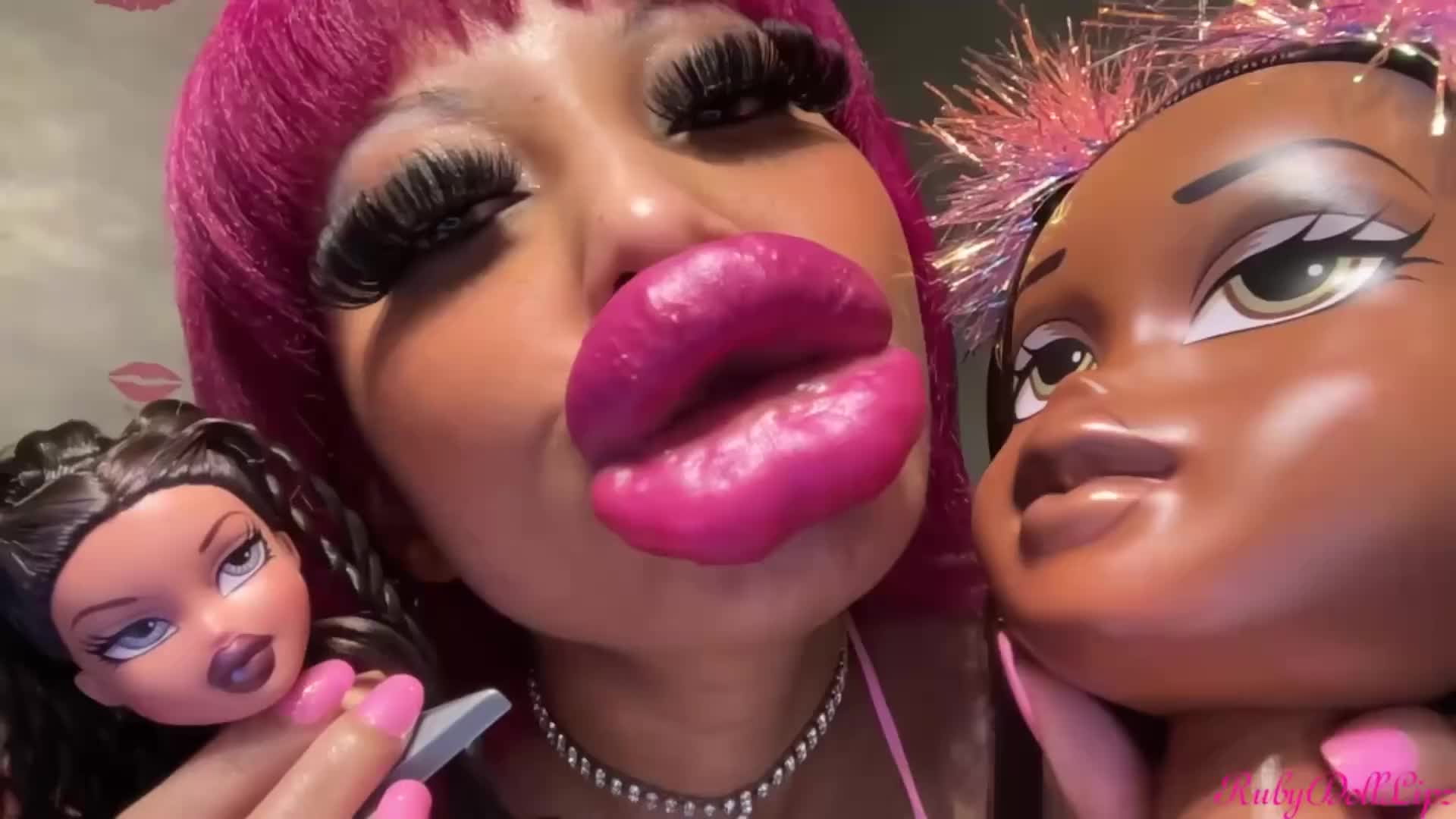 Larger Lips+Doll Head Kisses #43
