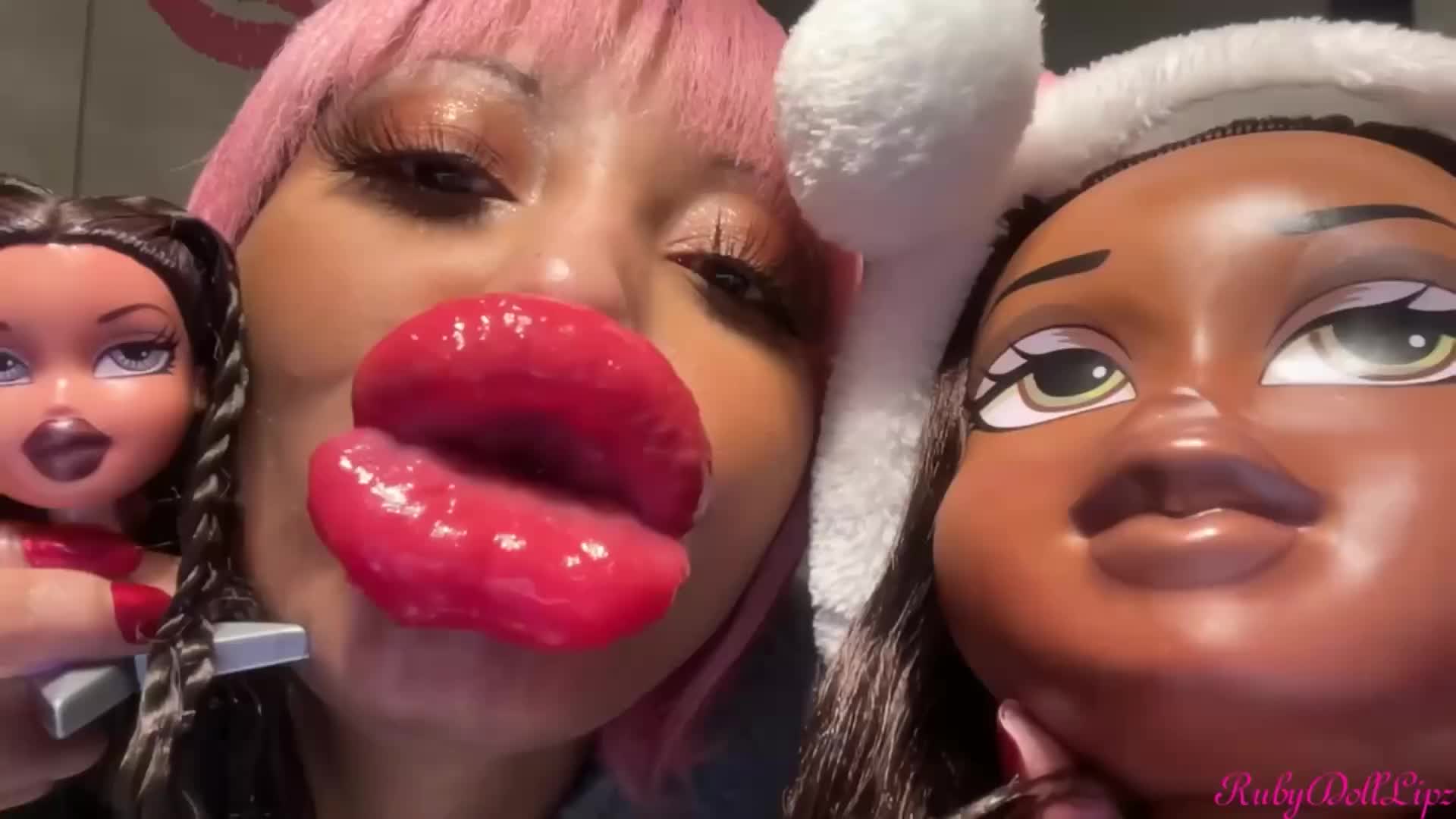 Larger Lips+Doll Head Kisses #45