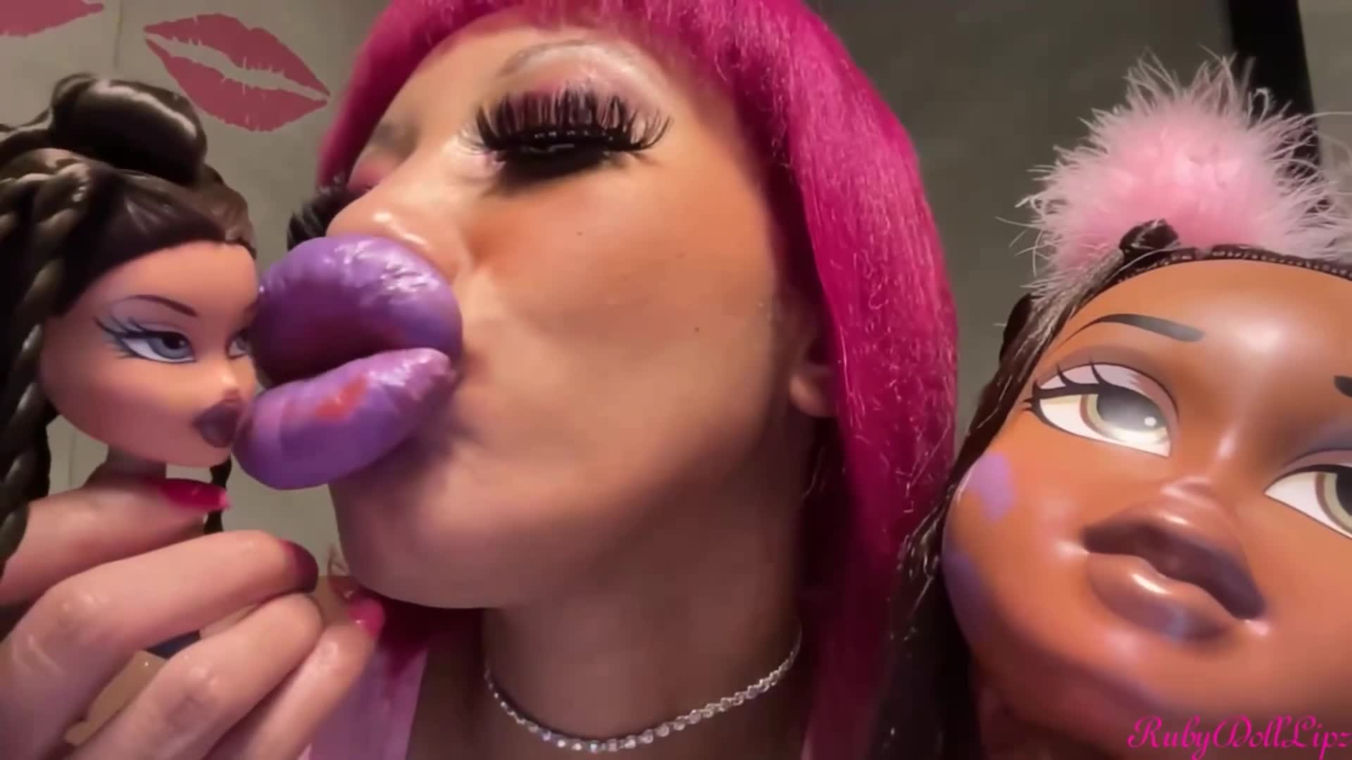 Larger Lips+Doll Head Kisses #42