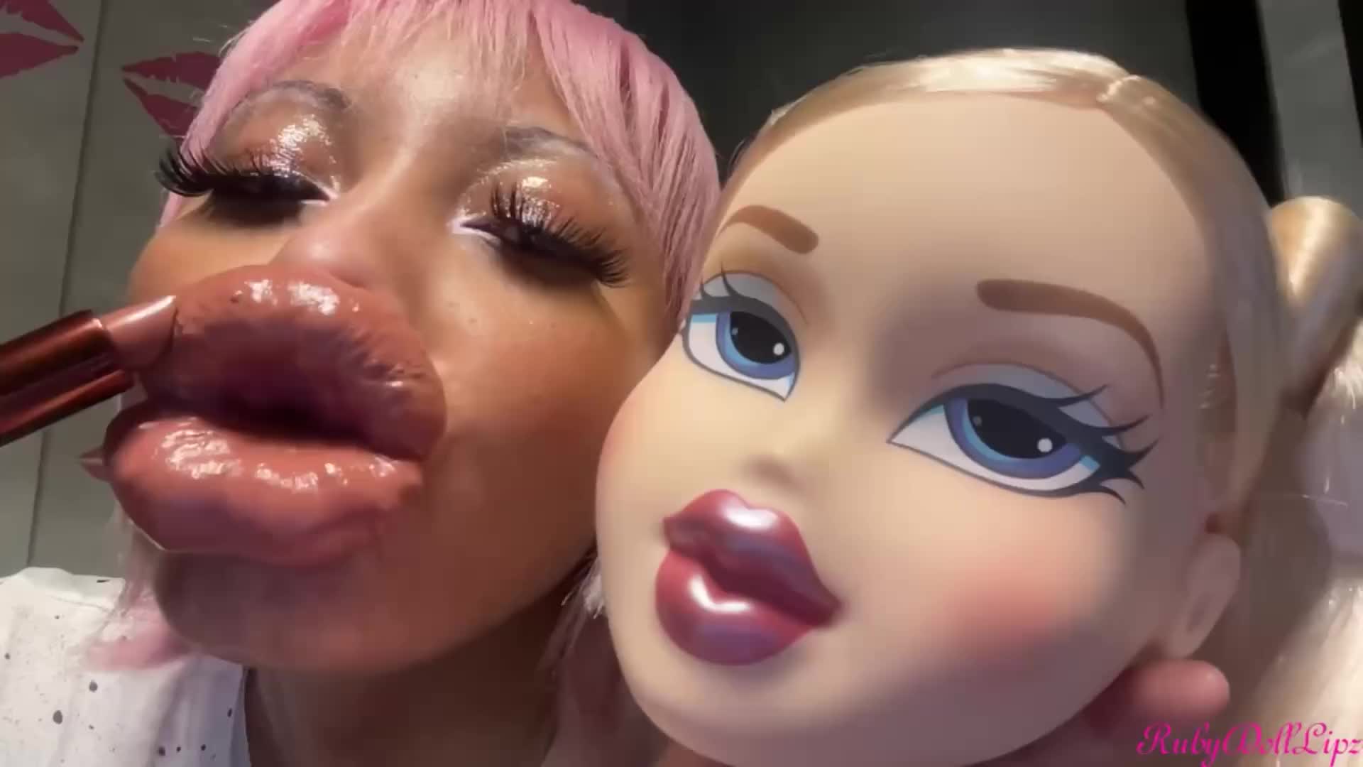 Larger Lips+Doll Head Kisses #46