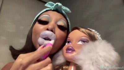 Larger Lips+Doll Head Kisses #2