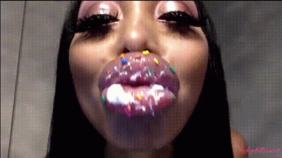 Frosting Kisses+Xl Doll Lips