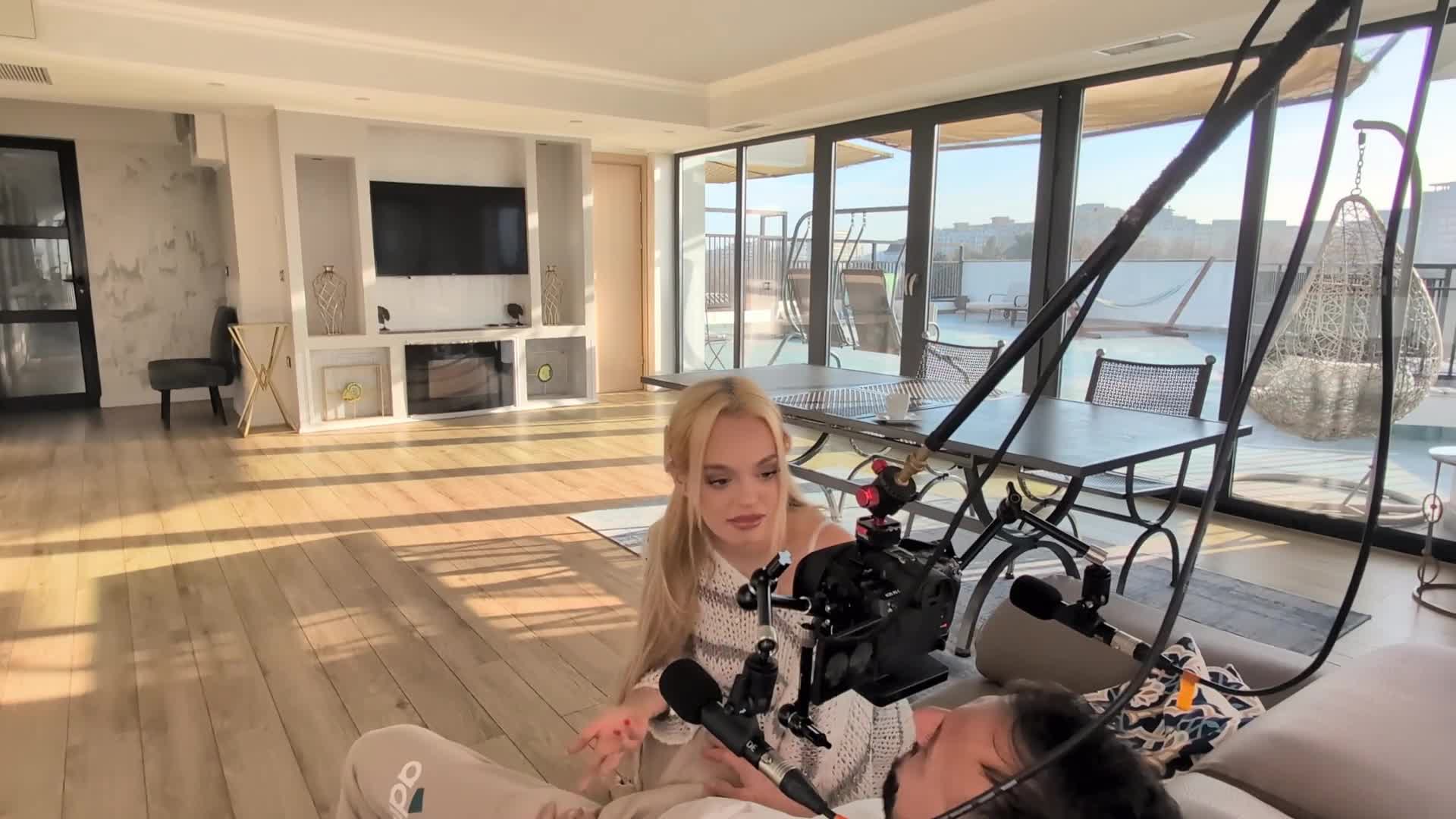 Luna Ray And Her Stepdad- Teasing And Deepthroat In Penthouse- Part 1