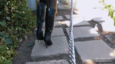 Smoke & Leather Slave