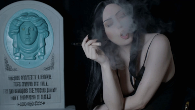 M- Vape Break Haunted Mansion
