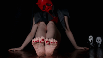 M- Dirty Ghostface Feet With Red Toenails