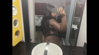 Watch My Thick Chocolate Ass Wash And Shake Ass