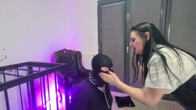 Face Slapping And Dildos Sucking