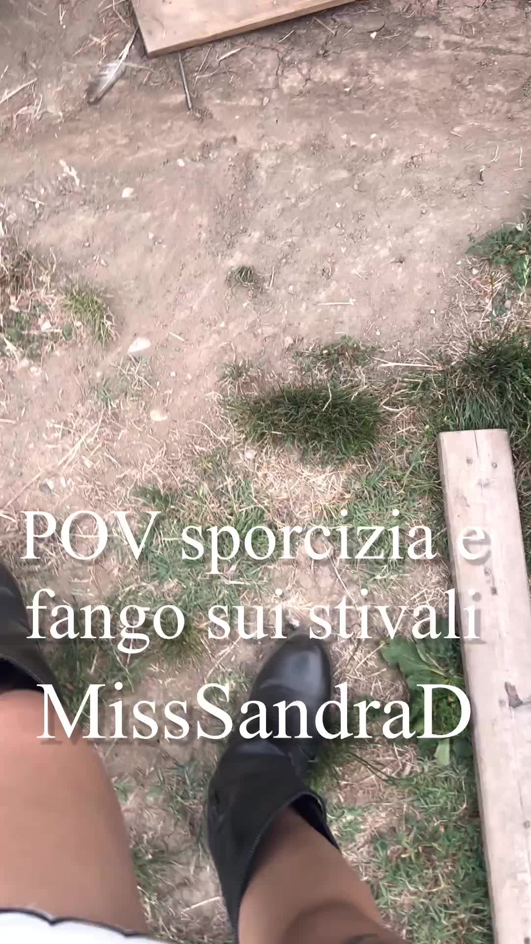 POV Sporcizia E Fango Sui Stivali