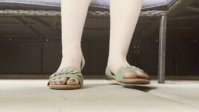 Shoe Play And Smoke!