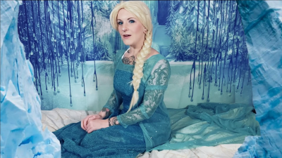 Queen Elsa Stuffs Herself With Ice Cubes While You Watch
