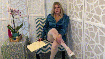 Therapist-Fantasy Uses Pantyhose Desensitization Method
