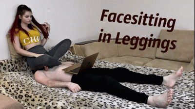 Redhead Dominant Girl In Grey Spandex Leggings Facesitting And Ass Grinding Femdom Homemade