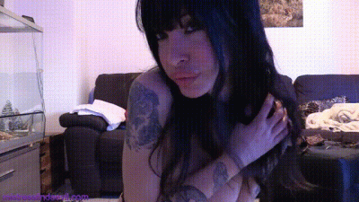 Divine Tette
