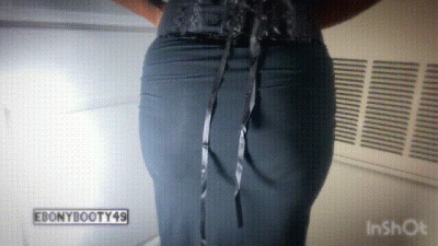 Ebony Dom Face Farts POV