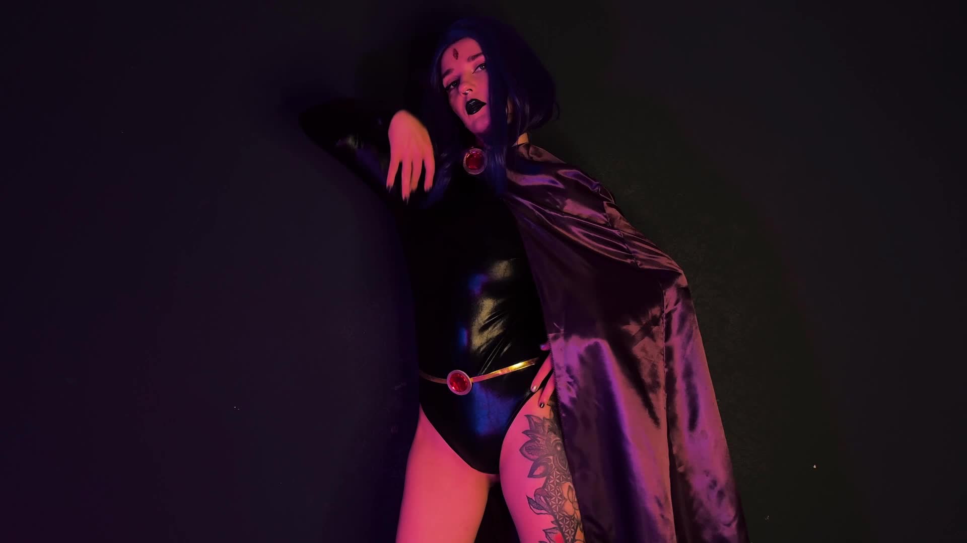 Raven- Titans Cosplay- Striptease