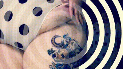 A Tiny Slave For A Giant Goddess