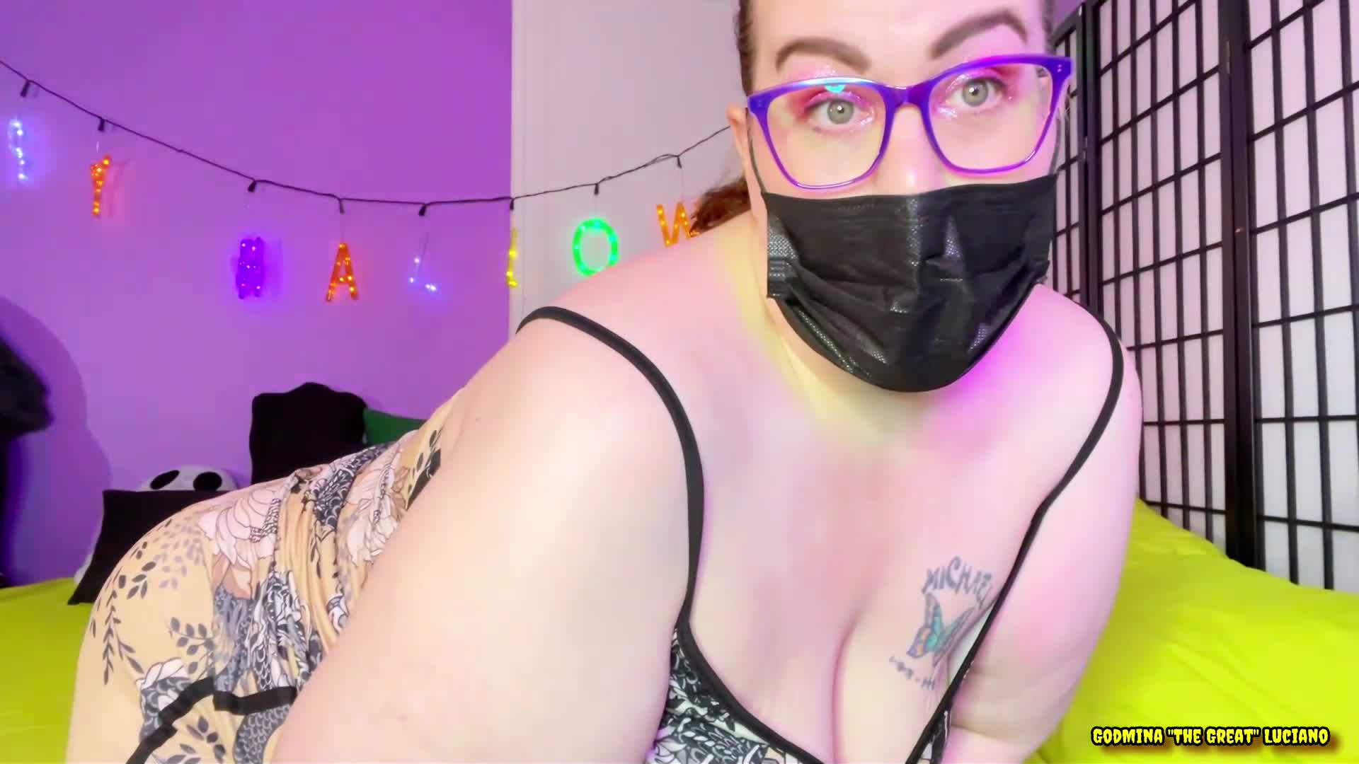 Showing Off My 60 Inch Wide Hips