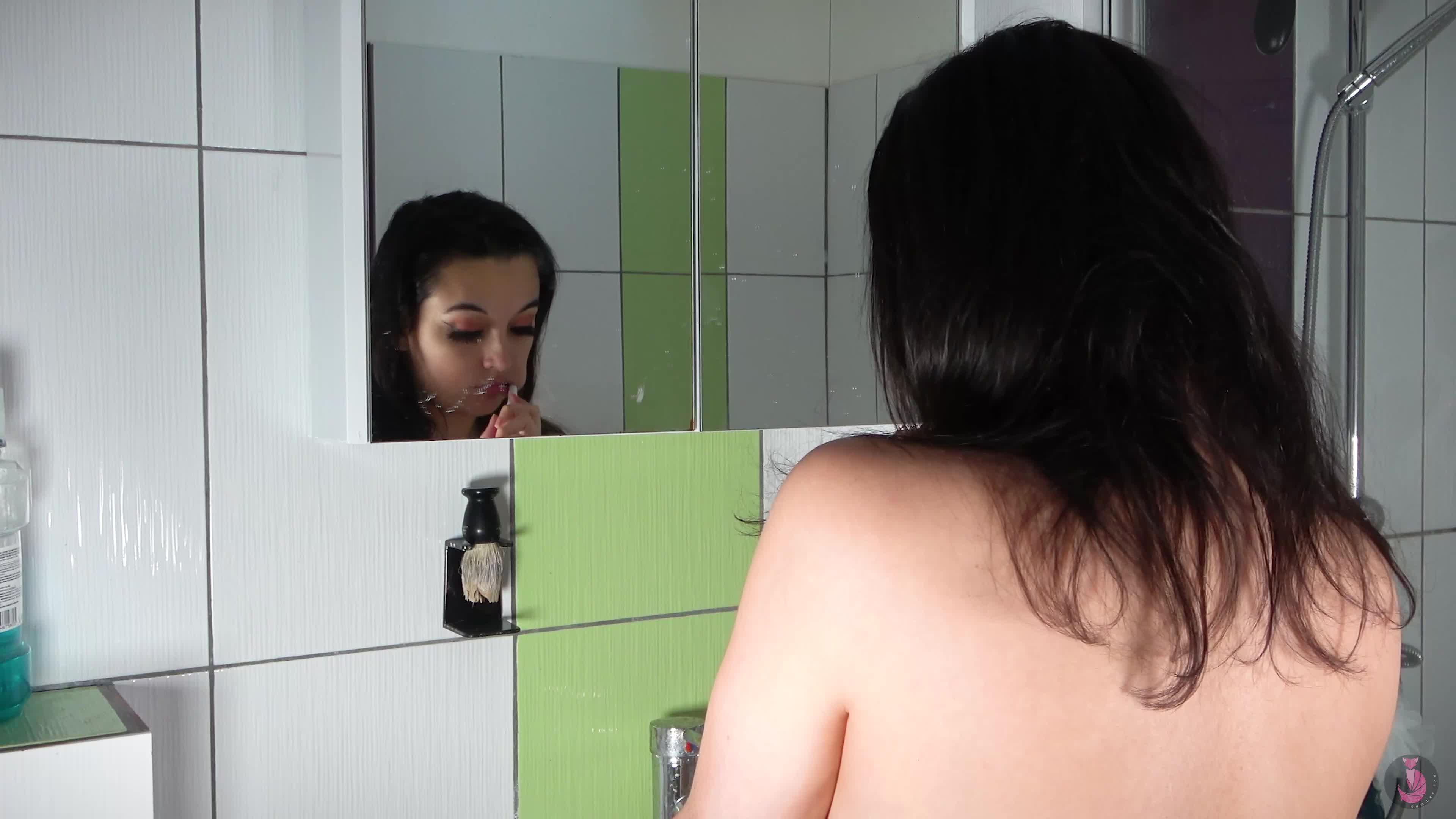 Dutch Slut Fucks Tootbrush