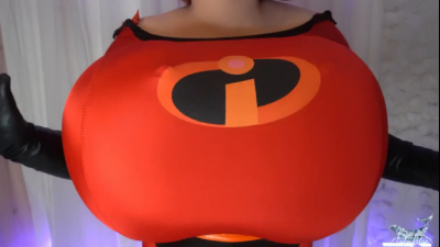 Mrs Incredible Giantess Cosplay