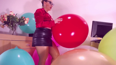 Episode 417. Angry Step-Mom Pops 20 Huge Colorful Balloons Using A Needle, Large Inflated Balloons