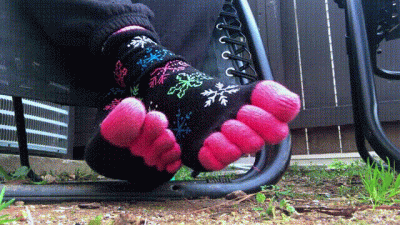 Cozy Toezy