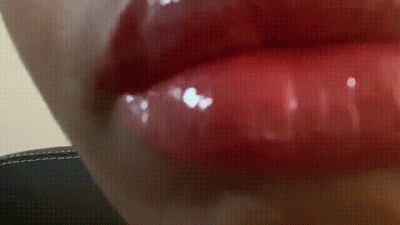 Giantess Puckering Lips For Kiss